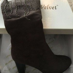 MIDNIGHT VELVET BROWNISH GRAY SUEDE BEADED HEELED DRESS BOOTS IN 7.5 MEDIUM